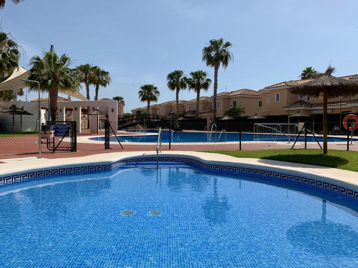 דירות ורה Marinas Sol - Tu Hogar Con Jardin Privado! מראה חיצוני תמונה